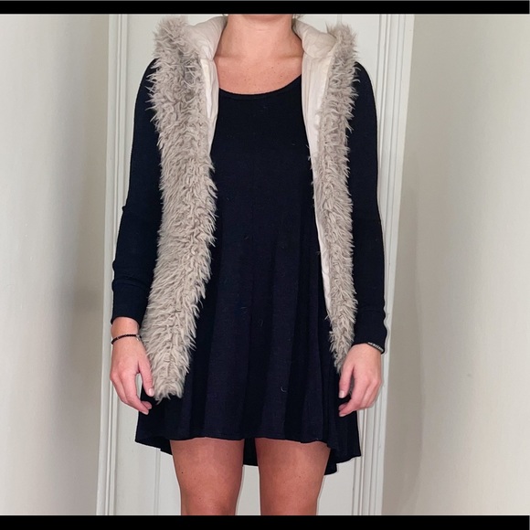 Faux Fur Vest - Picture 3 of 7